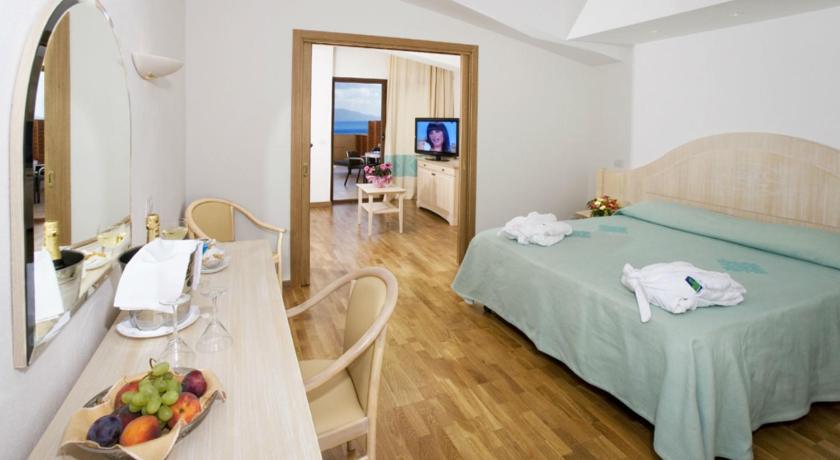 Image of Junior Suite with Sea View 4