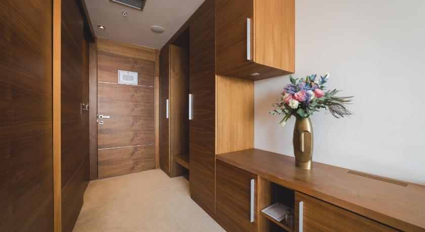 Hotel Aurel photo