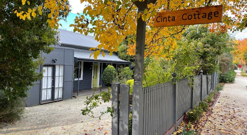 Cinta Cottage — Hotel in Loch