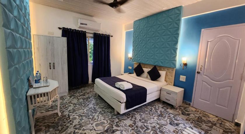 Junior Suite with Balcony