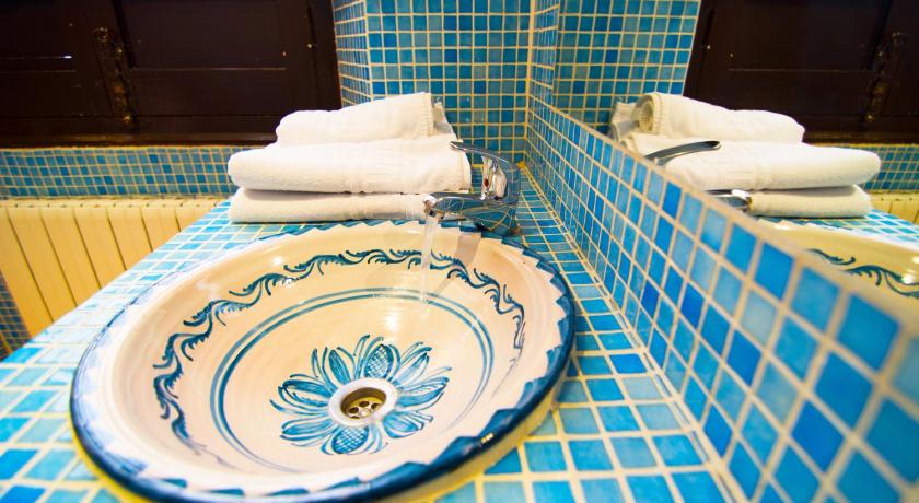 Arteaga Hostal & Banos Arabes Elvira