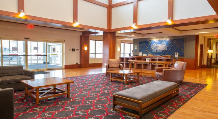 Holiday Inn Express Columbus Airport Easton photo