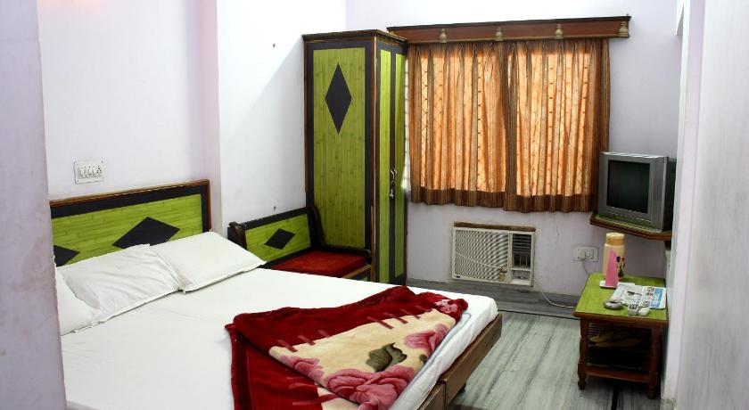 Hotel Udai Palace - Centrally Located Budget Family Stay