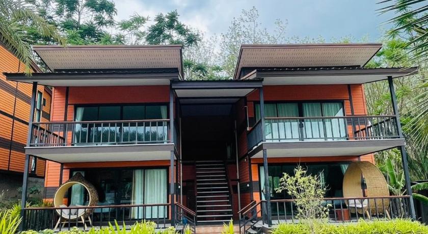 Chomview Resort Lanta - image 6