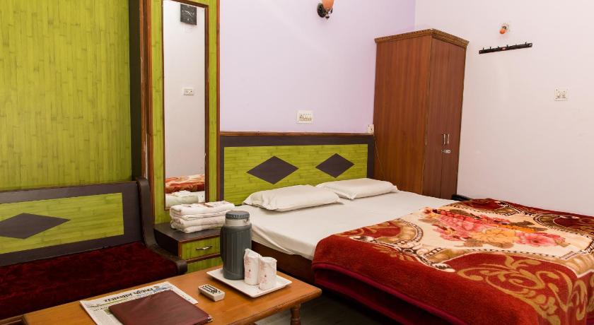 Hotel Udai Palace - Centrally Located Budget Family Stay