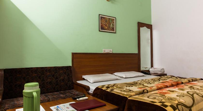 Hotel Udai Palace - Centrally Located Budget Family Stay