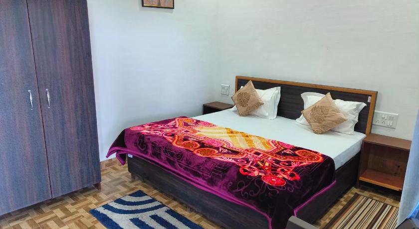 Single Room with Mountain View