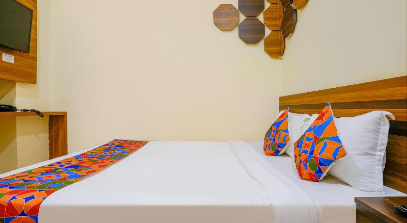 OYO 69614 Hotel Diamond photo