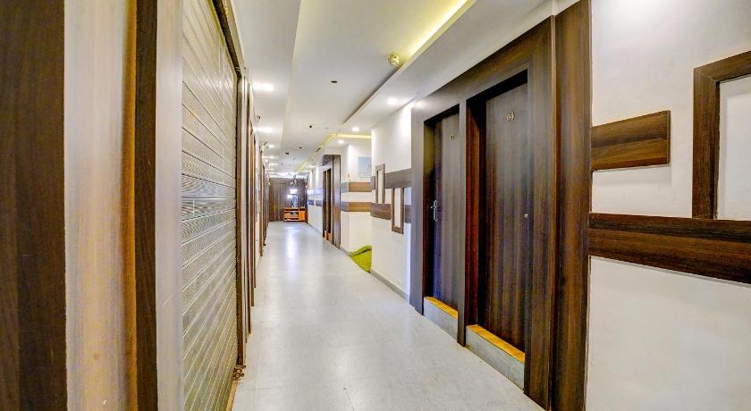OYO 69614 Hotel Diamond photo