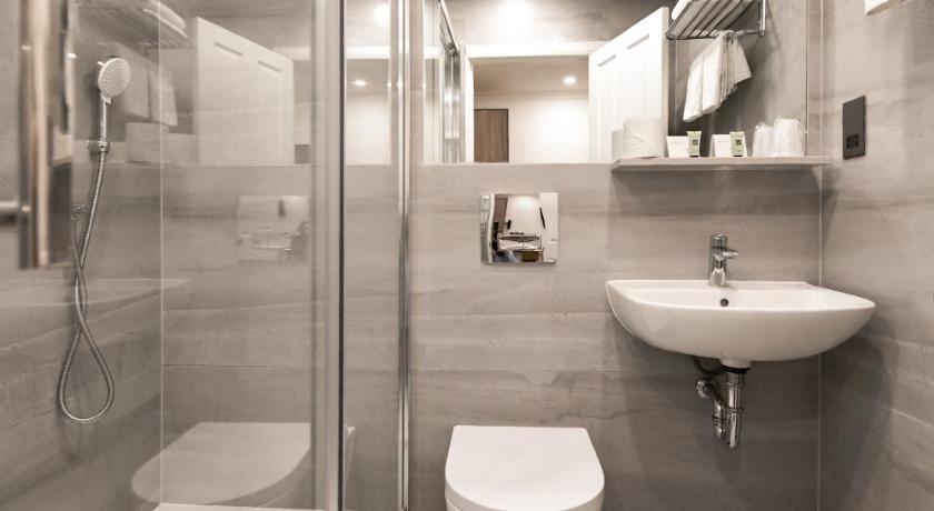 Image of HYDE PARK CLUB ROOM 2