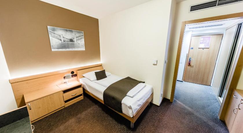 Image of Single Room 0