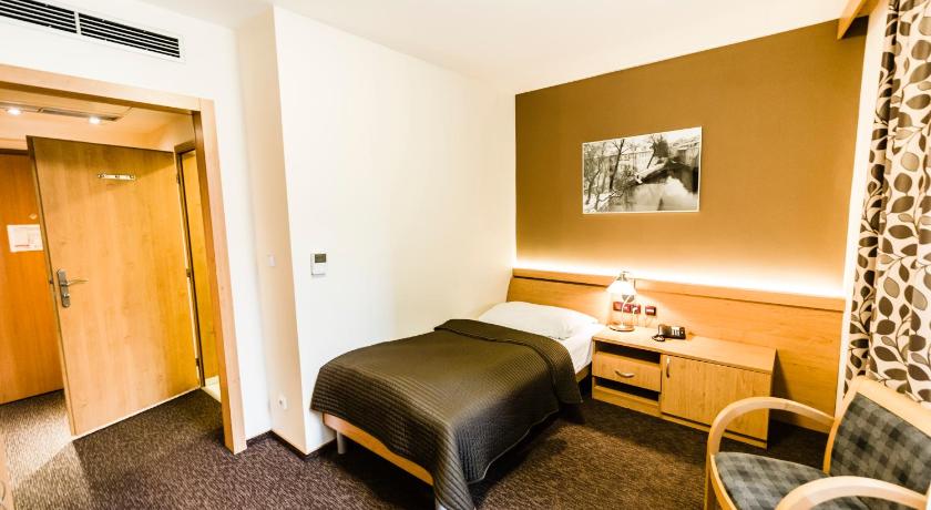 Image of Single Room 1