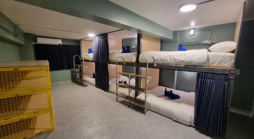 Glur Hostel Pattaya Walking Street - image 2