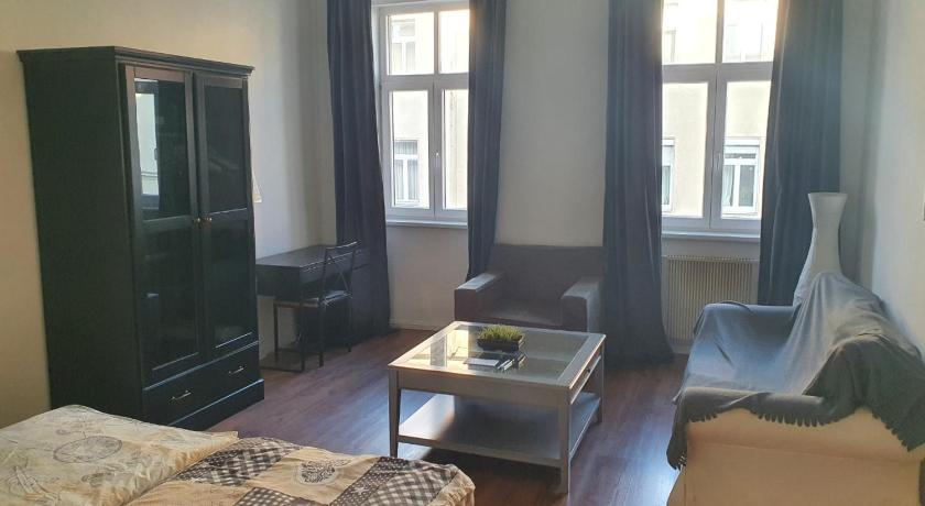 Spacious Apartment near the center
