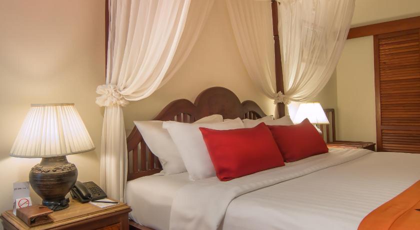 Image of Connecting 2-Bedroom Family Suites 14