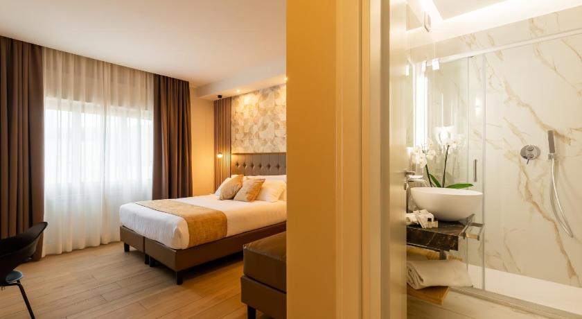 罗马 AlbaDea Suites&Jacuzzi 4星级 酒店 套房