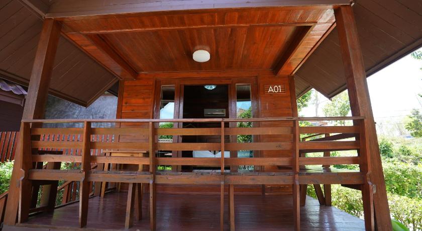 Image of Cottage with Garden View 6
