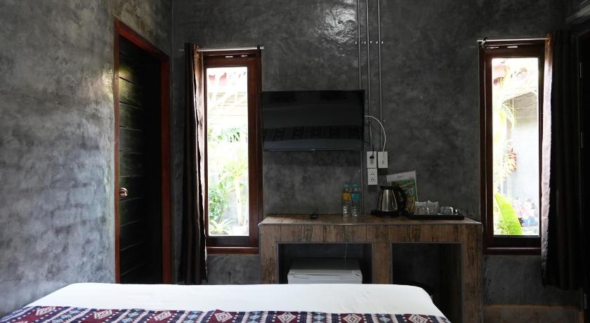 Image of Bungalow with Garden View 4