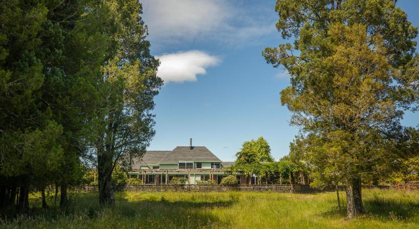 Woodland Glen Lodge B&B photo