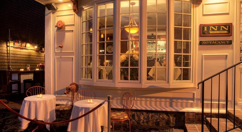 ニューポート (ロードアイランド州) Bouchard Restaurant & Inn 4つ星 宿泊施設 眺望