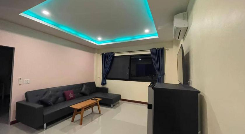 Image of King Suite with Pool View 5