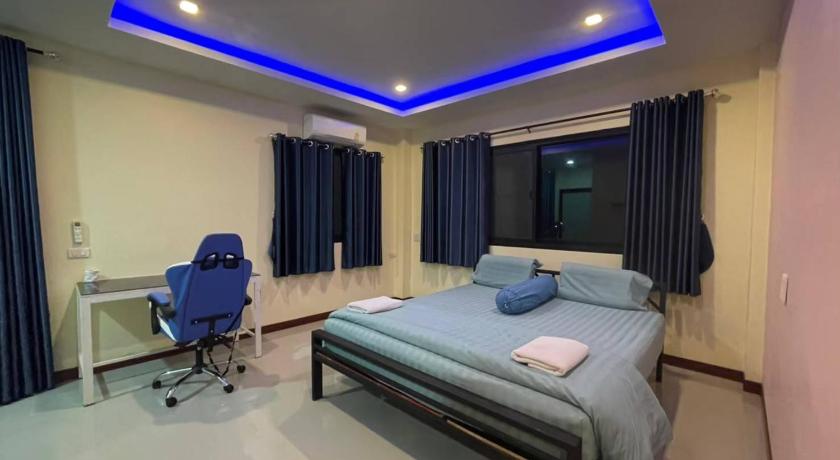 Image of King Suite with Pool View 1