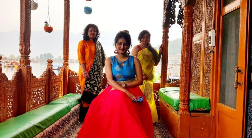 Kings throne topview — Hotel in Srinagar