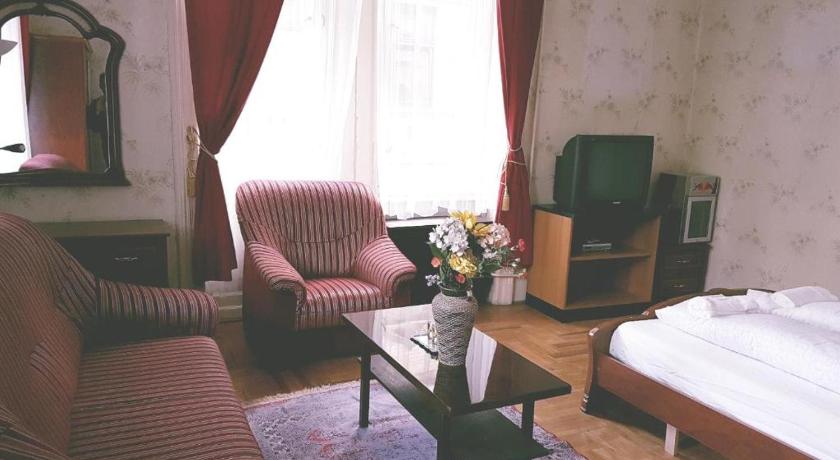Retro Rooms — Hotel in Budapest