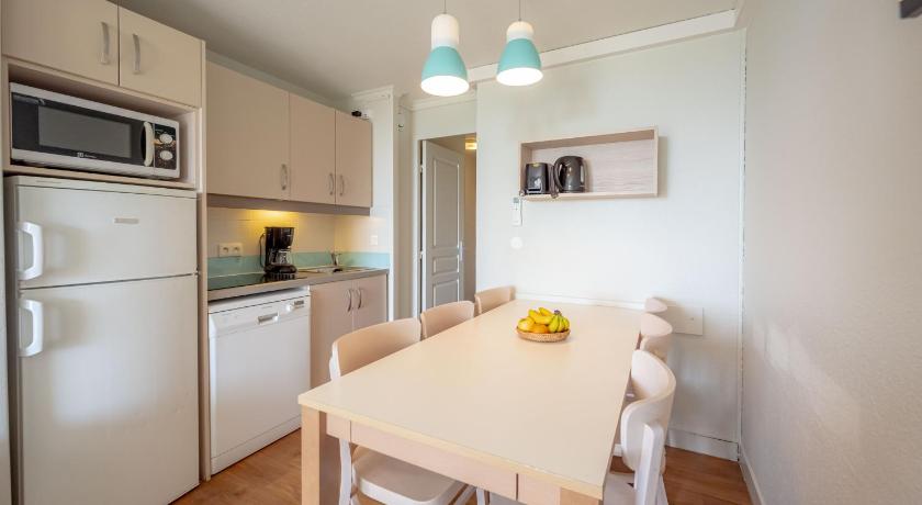 Image of One-Bedroom Apartment with Sleeping Alcove, Air Conditioning and Terrace or Balcony (6 People) 1