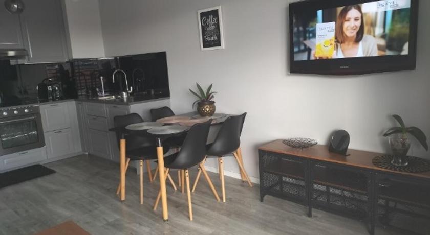 Apartament przy Aquaparku w Redzie