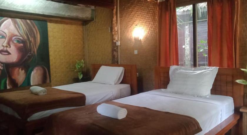 Image of Deluxe Double or Twin Room with Garden View 3