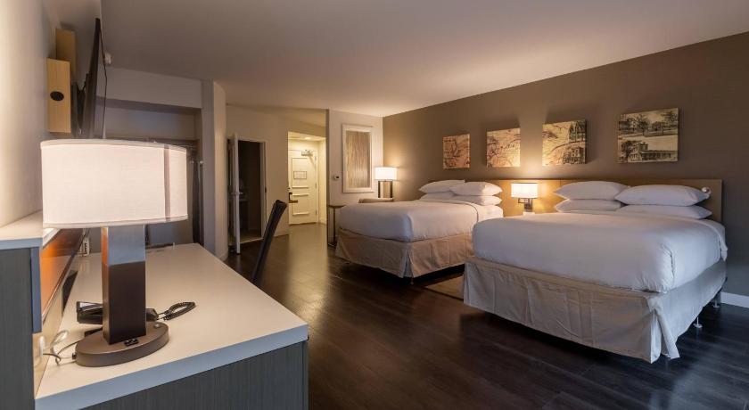 Image of Superior Queen Room with Two Queen Beds and Roll-in Shower - Mobility and Hearing Accessible 0