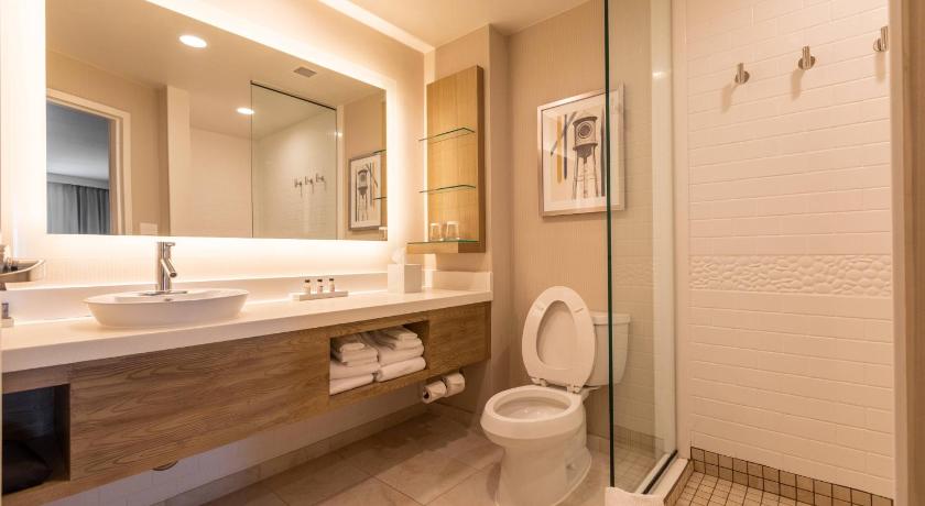 Image of Guest Room, 1 King 5