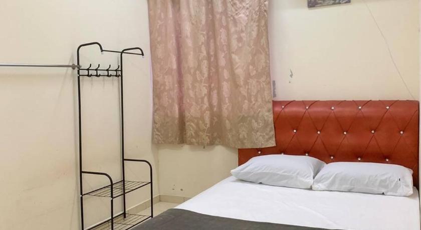 Homestay Kuala Terengganu near Batu Burok, Hospital HSNZ, KTCC Mall, Drawbridge A — Hotel in Kuala Terengganu