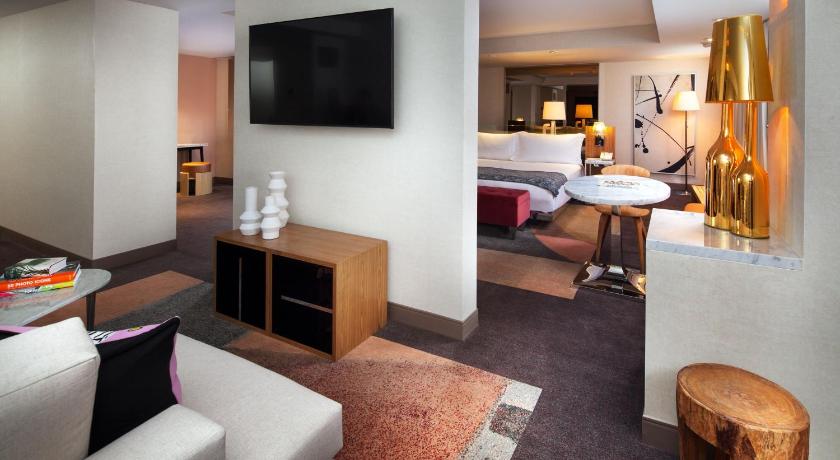 Immagine di Suite Signature con 1 Letto King-Size (Signature, Suite, 1 King) 1