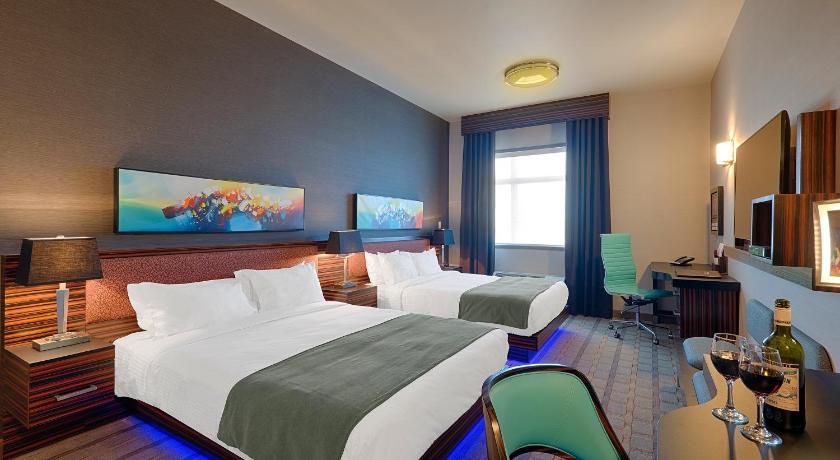 Hotel Clique Calgary Airport