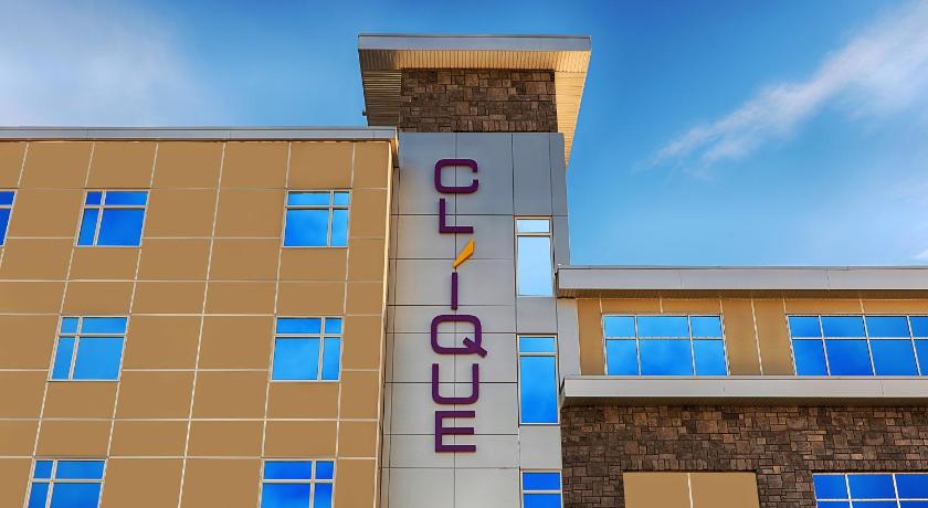 Hotel Clique Calgary Airport