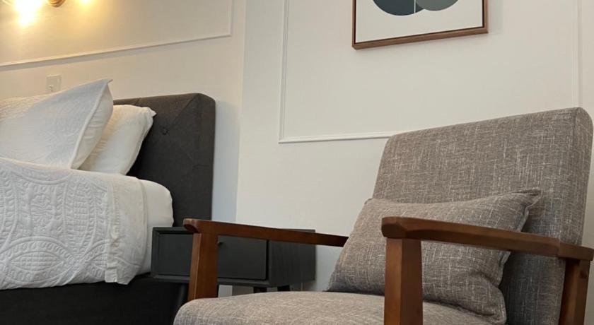 The Brooks Hotel Restaurant and Lounge photo