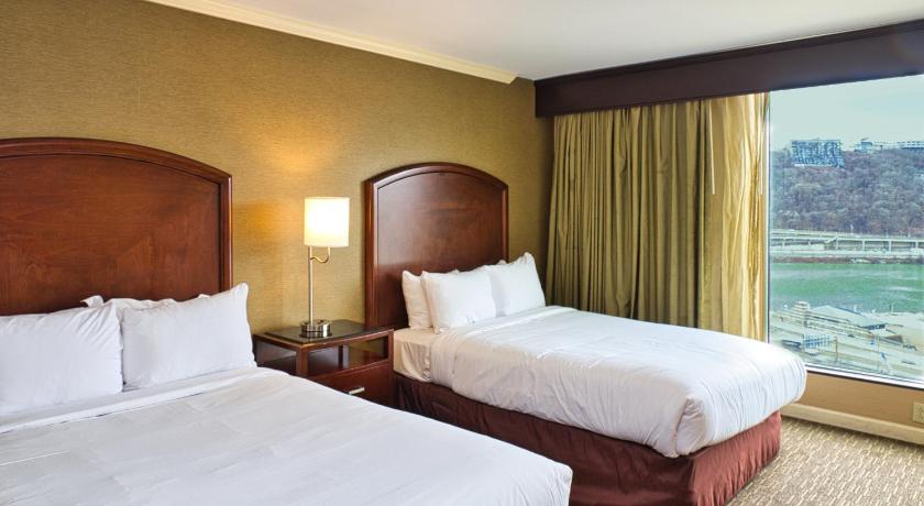 صورة غرفة ديلوكس من سريرين مزدوجين - لغير المدخنين (Deluxe 2 Double Bedss Non-Smoking) 1