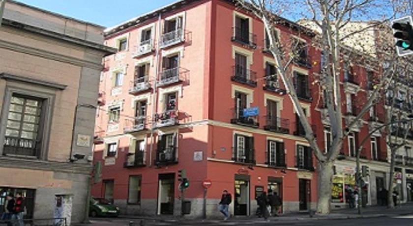 Pension Mollo — Hotel in Madrid