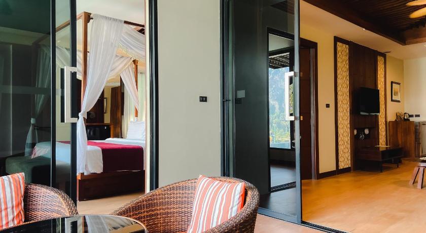 Image of Premium 2-Bedroom Suite 12