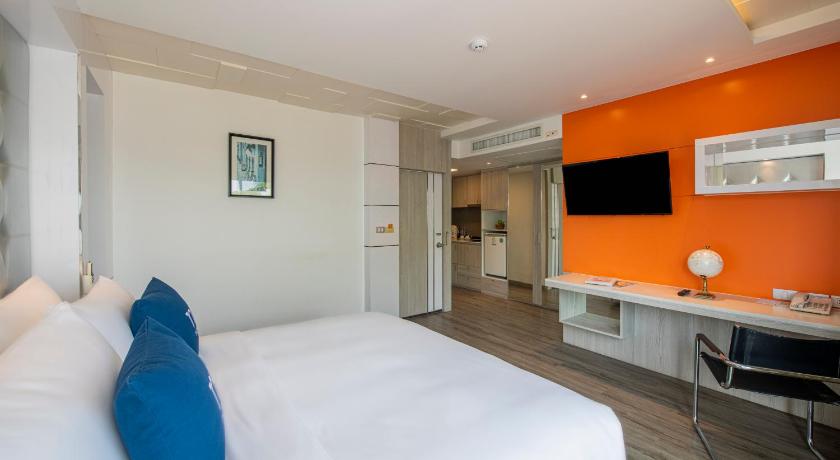 Image of Marina Standard 11
