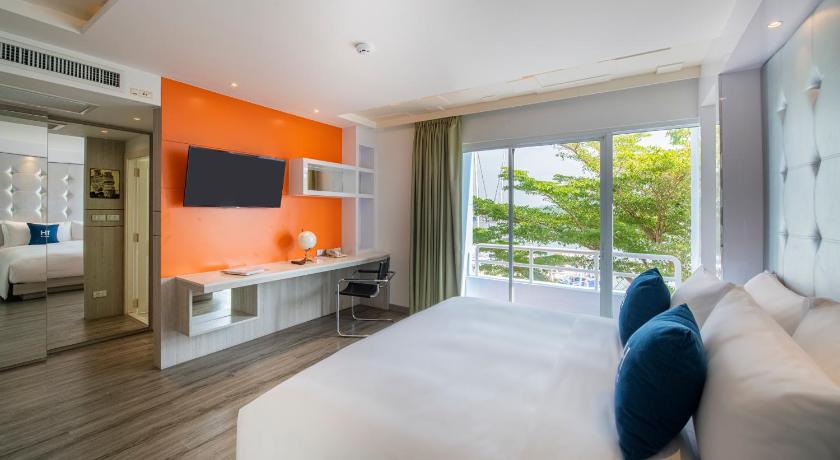 Image of Marina Standard 0