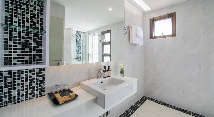 Image of Marina Grand One Bedroom Suite 15