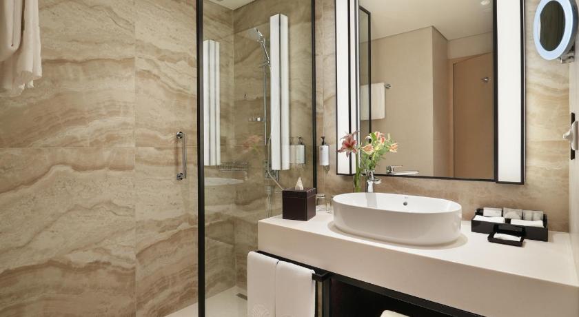 Imagem de Guest Room with Balcony - King Bed (New Wing) 9