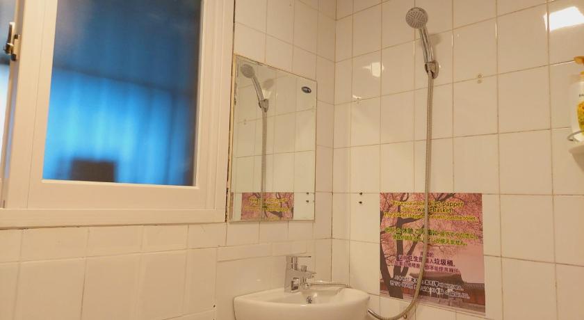 Image of 1 Person in 6-Bed Dormitory with Private Bathroom - Mixed 6