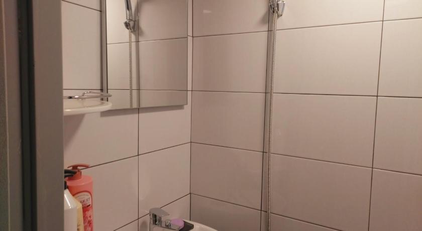 Image of 1 Person in 6-Bed Dormitory with Private Bathroom - Mixed 8