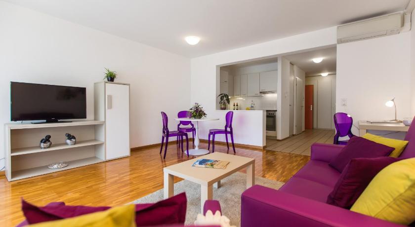 Image of One-Bedroom Apartment with Kitchen 0