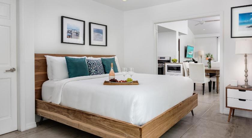 Image of Luxury One bedroom Suite 3