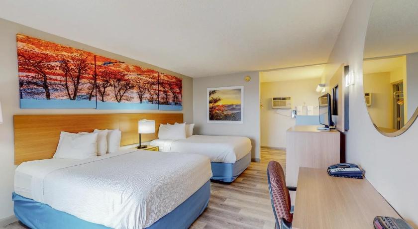Days Inn by Wyndham Socorro photo